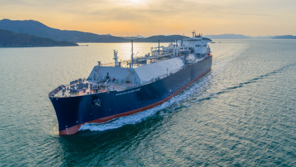 /content/uploads/ship-sunset@2x-1.jpg